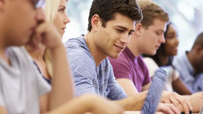 6 formas de ganhar dinheiro na Universidade