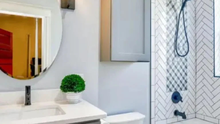 7 dicas para otimizar e decorar banheiros pequenos