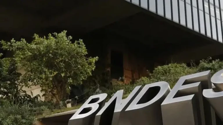 BNDES ibera R$ 4,8 Bilhões para agricultura: Entenda como acessar os recursos