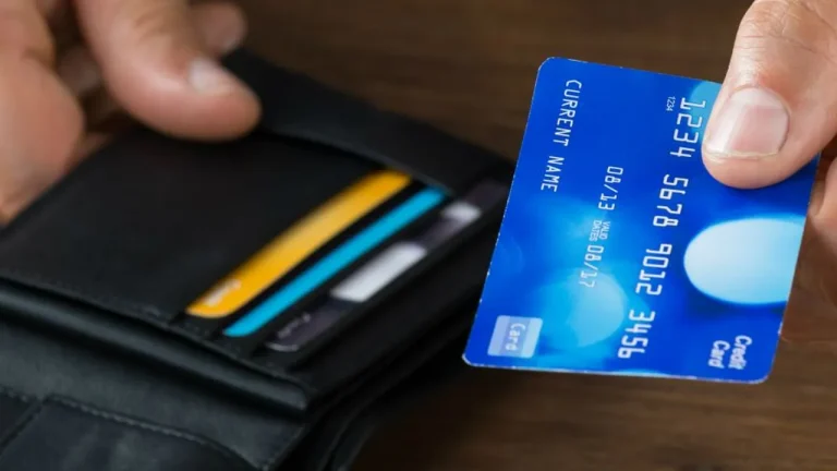 Cartão de crédito pré-pago: entenda o que é e confira algumas opções