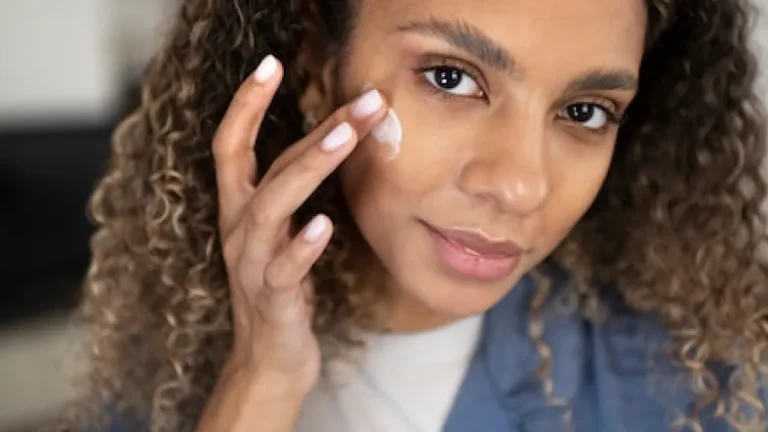 Como escolher o melhor creme para pele seca: Dicas profissionais
