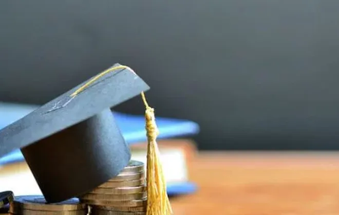 Confira dicas financeiras para jovens universitários