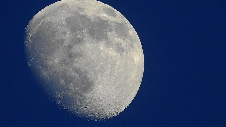 Descoberta Surpreendente: Cientistas revelam atividade geológica no lado oculto da lua