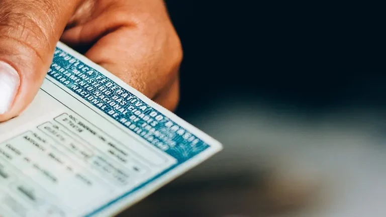 Golpe dos documentos clonados: saiba o que fazer