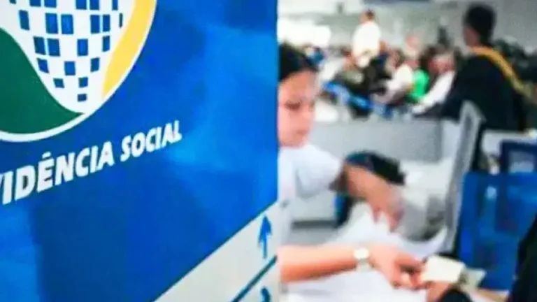 INSS vai liberar pagamentos atrasados para aposentados e pensionistas. Confira quem vai receber.