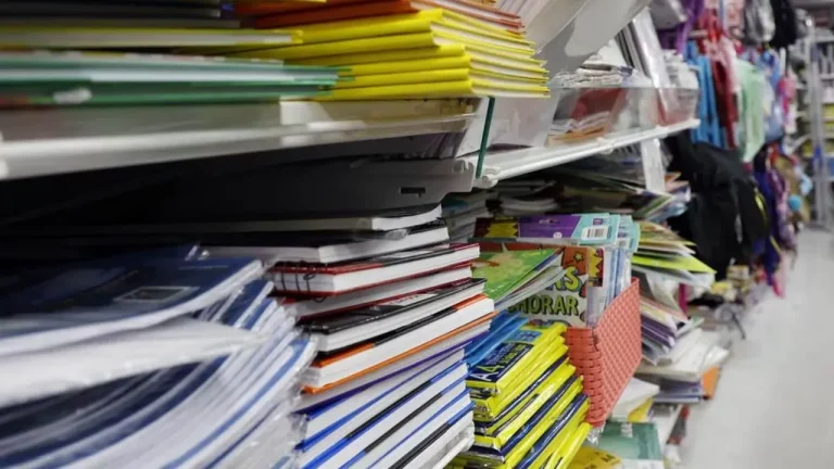 Material escolar: confira dicas para economizar na volta às aulas.