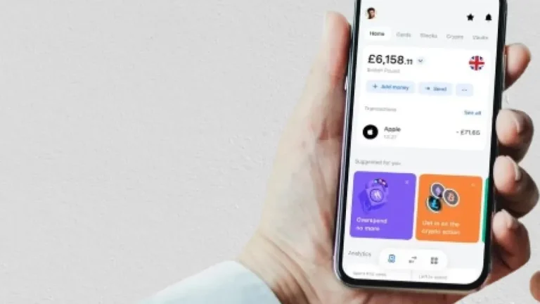 Revolut simplifica câmbio para brasileiros e oferece rendimento automático em dólar
