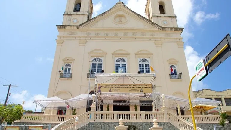 Saiba os segredo para economizar na compra de passagens aéreas para Maceió