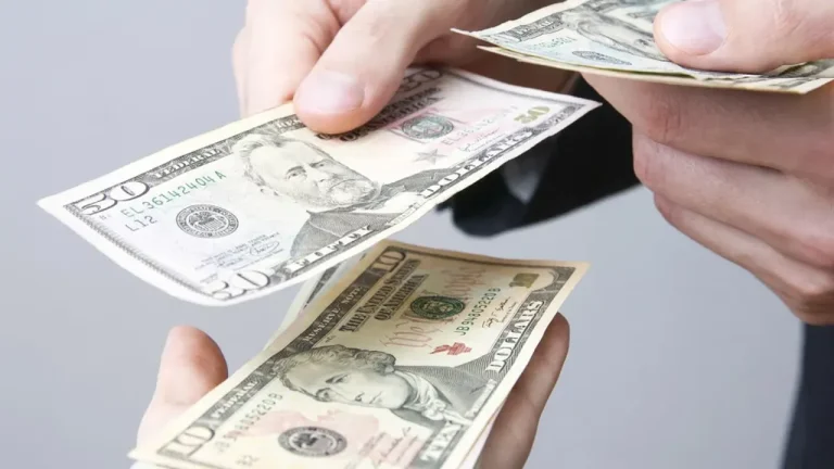 Salário no exterior: saiba como receber pagamentos do exterior