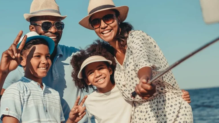 Vai viajar na alta temporada? Confira dicas para não gastar dinheiro demais