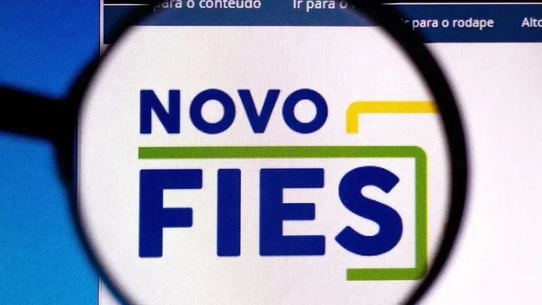 Como funciona a suspensão do FIES? Saiba como solicitar