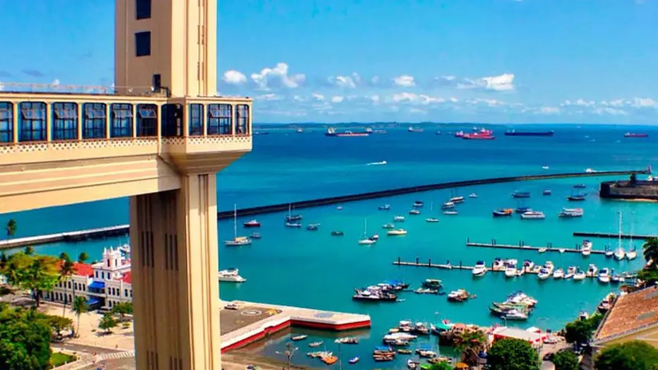 descubra como viajar para salvador sem gastar muito dinheiro a095f604