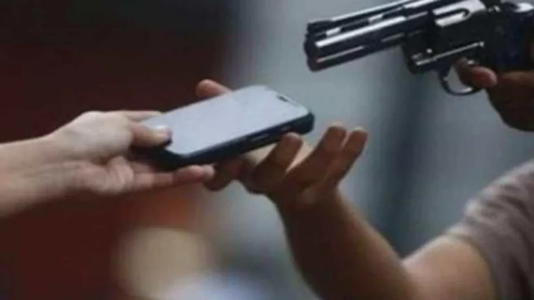 Dicas para proteger o seu celular durante o carnaval