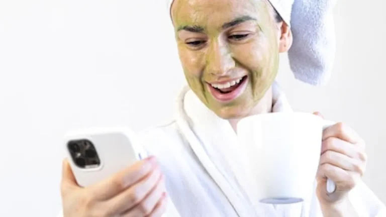 Morning Shed: Riscos e benefícios da nova tendência de skincare que bombando nas redes sociais