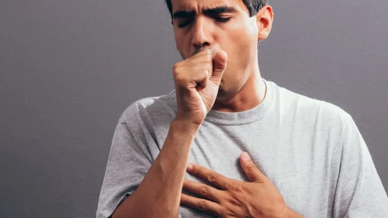 Tosse: confira 8 dicas para se livrar do problema